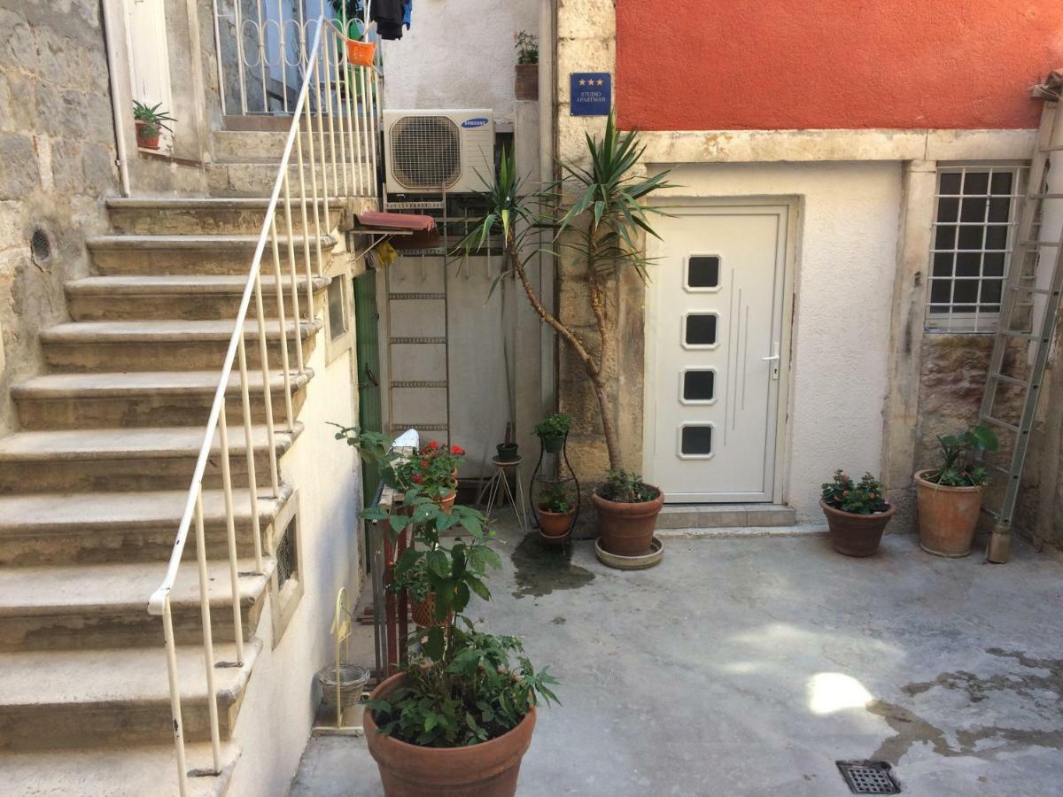 Studio Apartman Ana Split Exterior photo